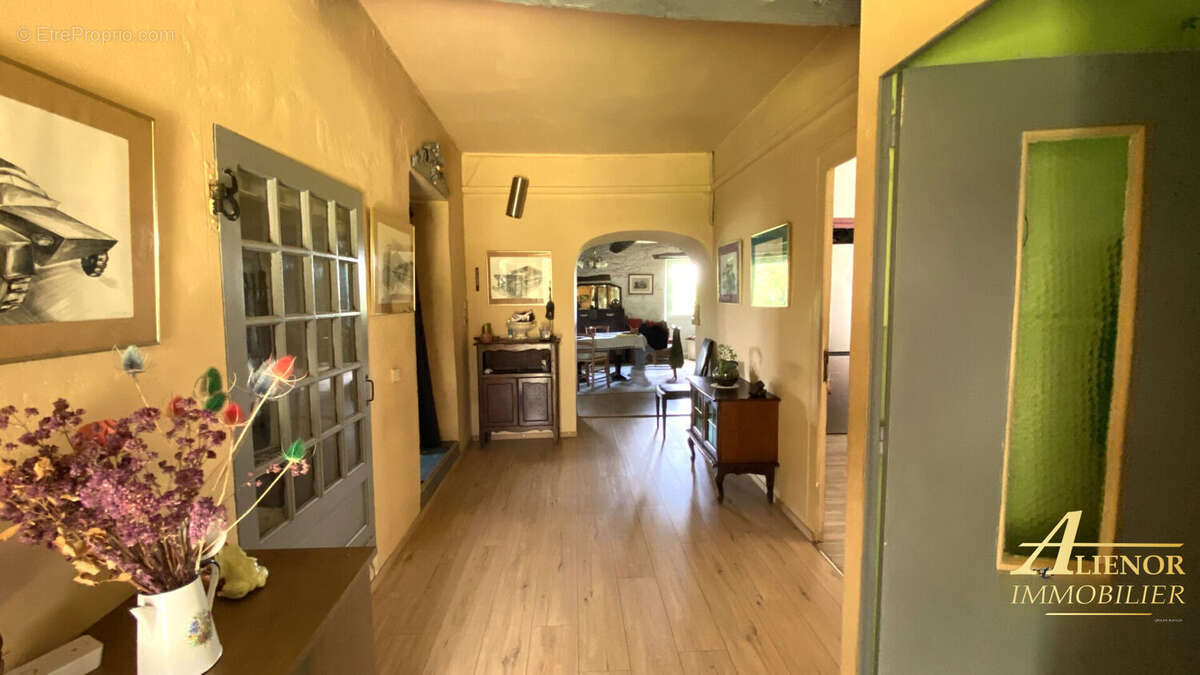 Propriété équestre d'exception sur 42 hectares - vue panoramique et tranquillité absolue! - photo 5
