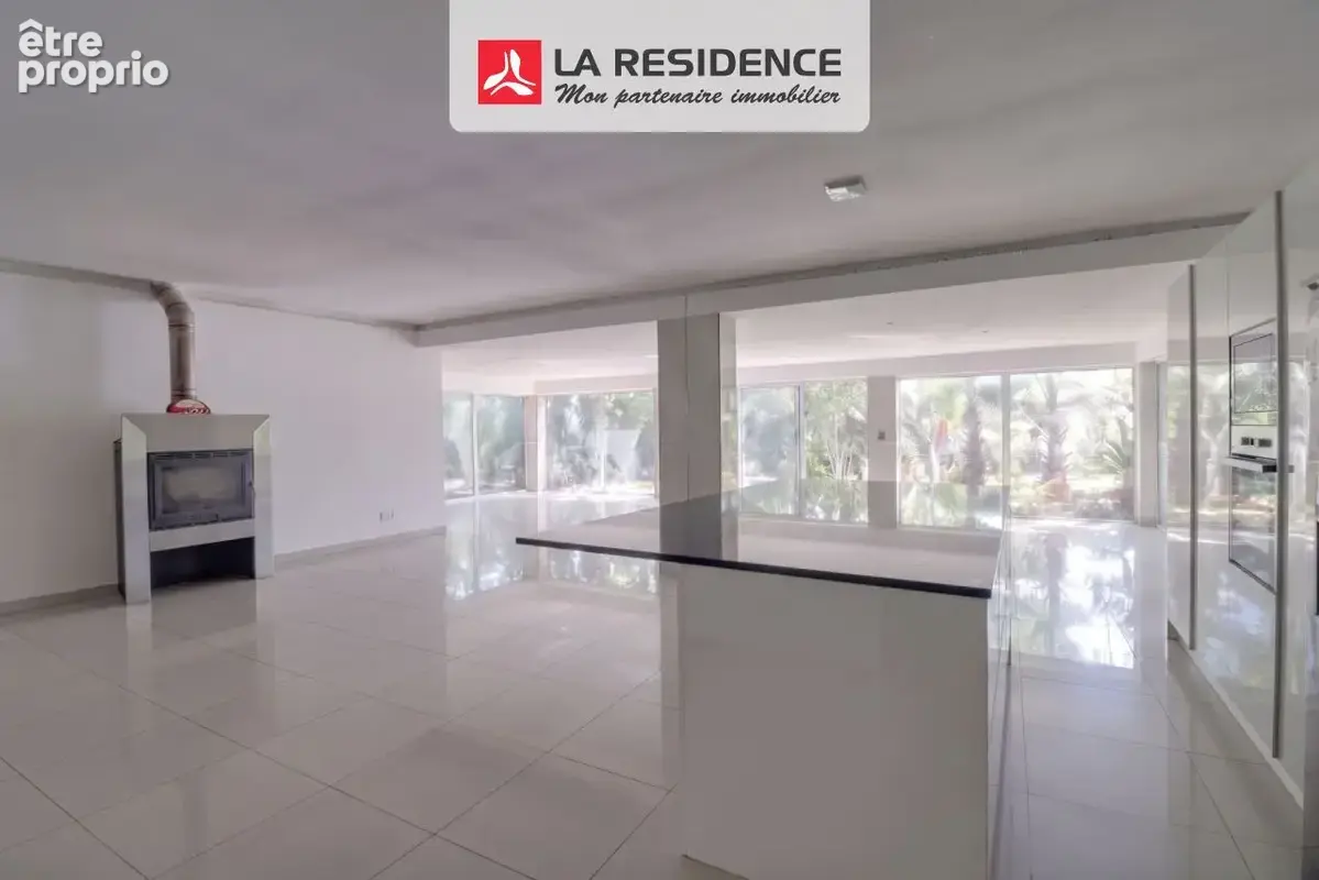 Commerce 315 m² à vendre à Frejus (83600) - photo 3