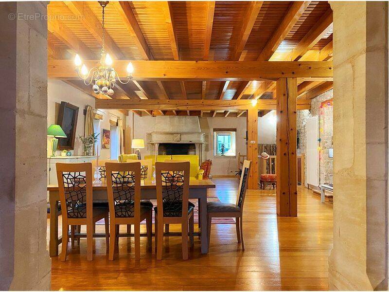 Maison à LACROIX-SUR-MEUSE