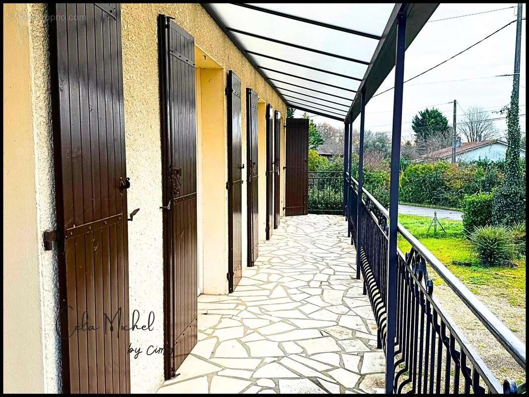 Maison à PRIGNAC-ET-MARCAMPS