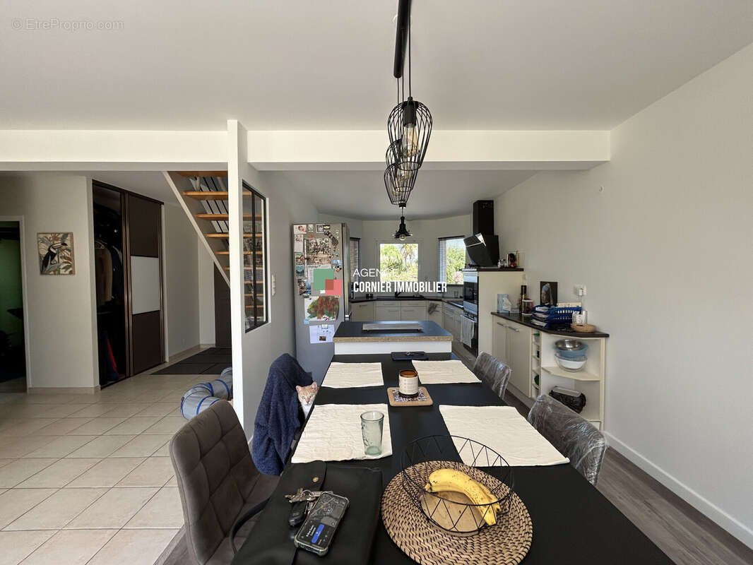 Maison 122 m² à Val-D'ize  - photo 3