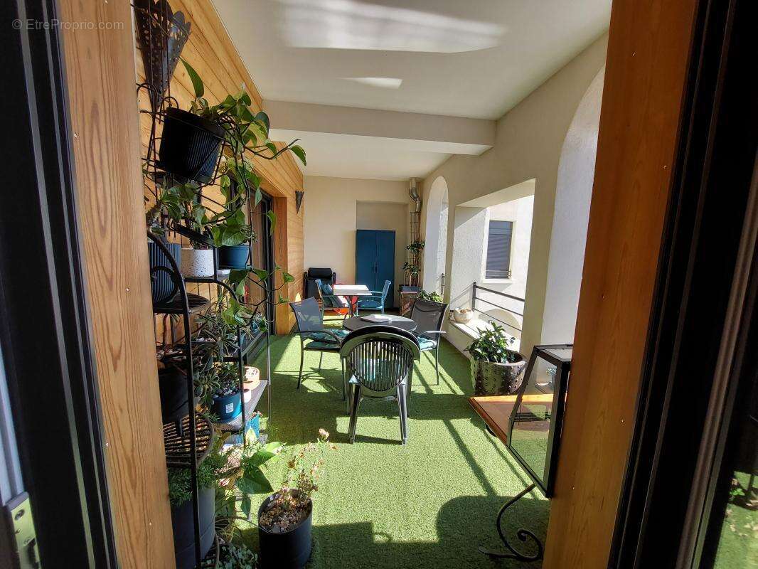 Appartement à MORNANT