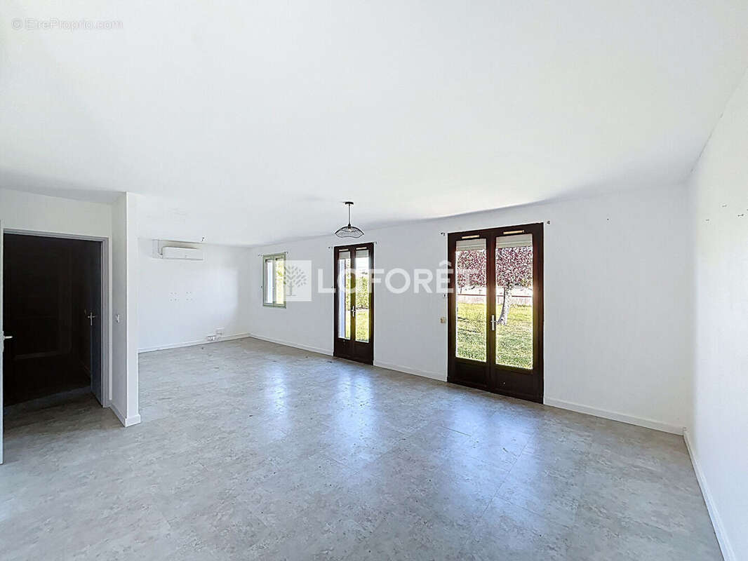 Maison à SAINT-PORQUIER