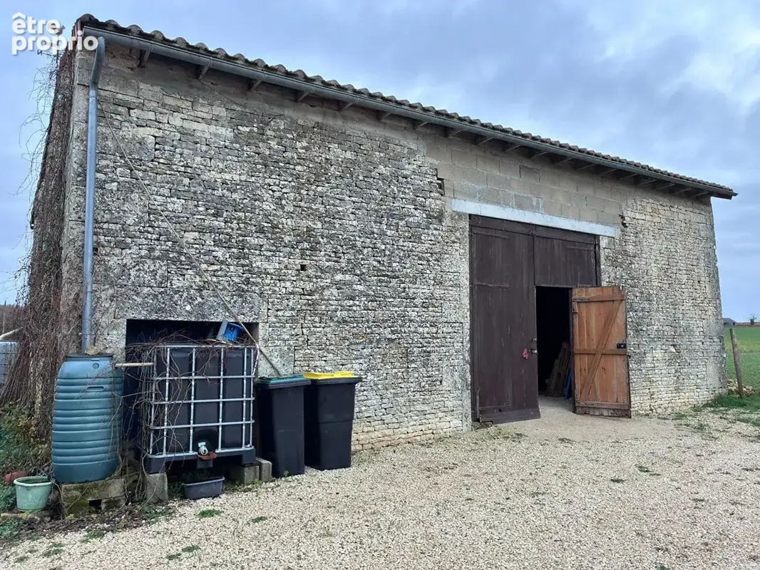 CHARENTE - Proche VERTEUIL-SUR-CHARENTE - Maison et maison d'amis - 13 Pièces - photo 18