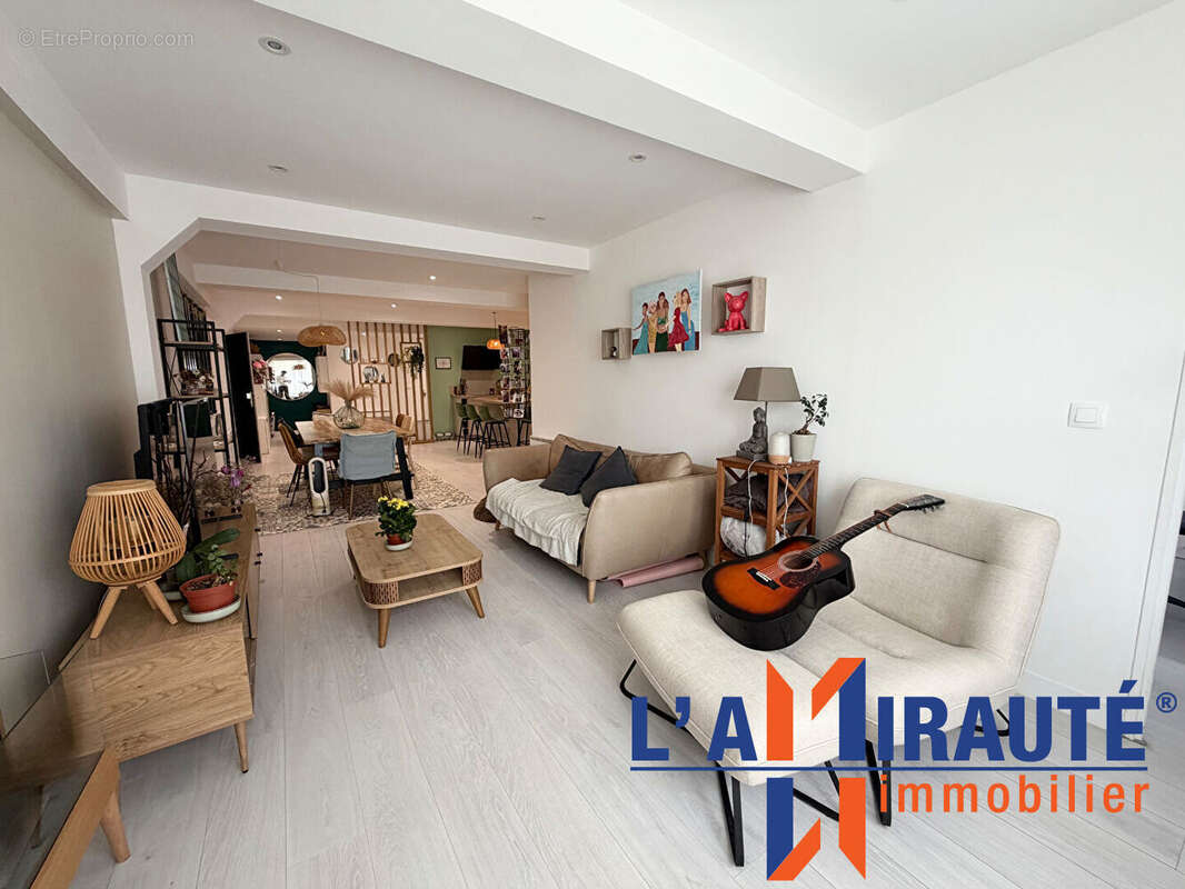 Appartement à SARTROUVILLE