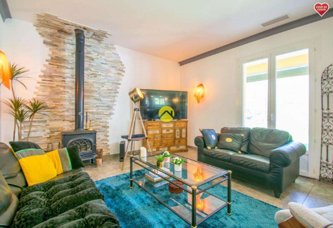 Maison à LE BUISSON-DE-CADOUIN