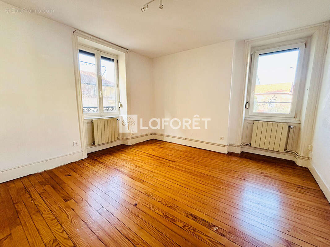 Appartement à LE COTEAU