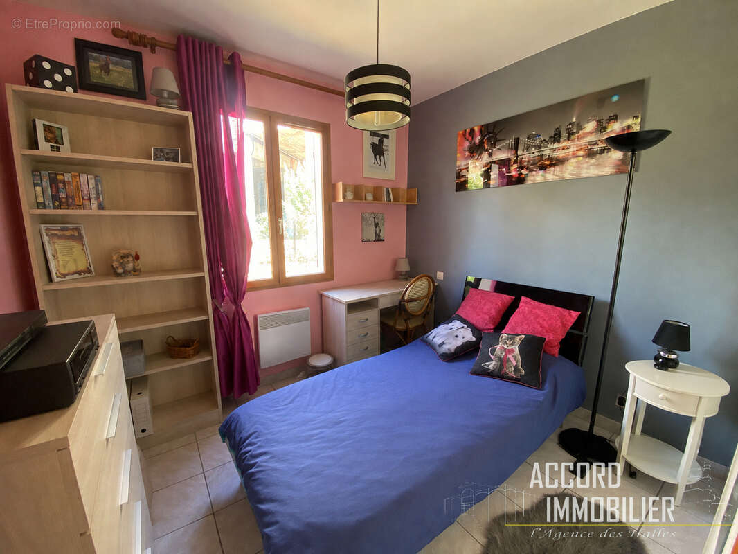 Maison T4 de plain-pied avec garage sur 700 m2 de terrain - photo 7