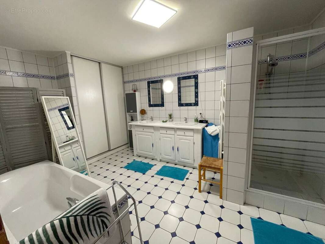 Maison à COSNES-ET-ROMAIN