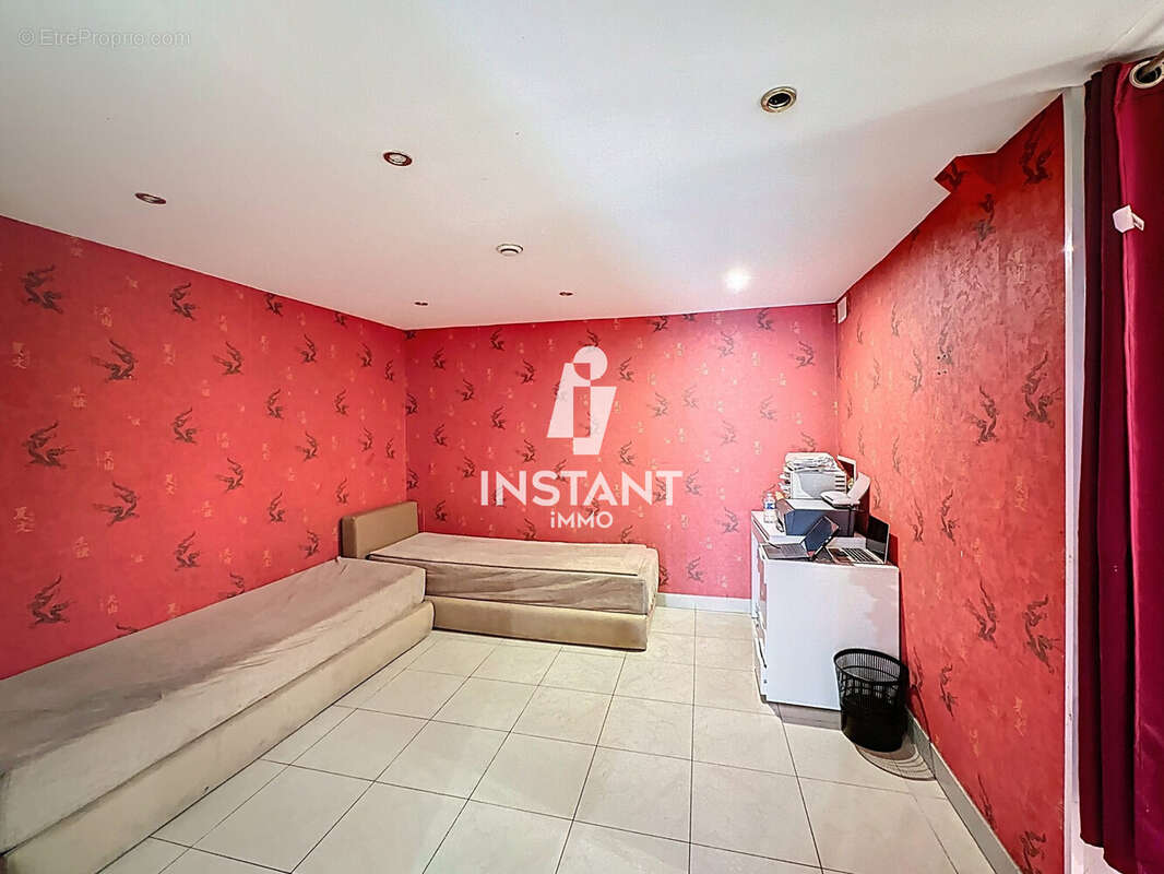 Autre à SAINT-MAUR-DES-FOSSES