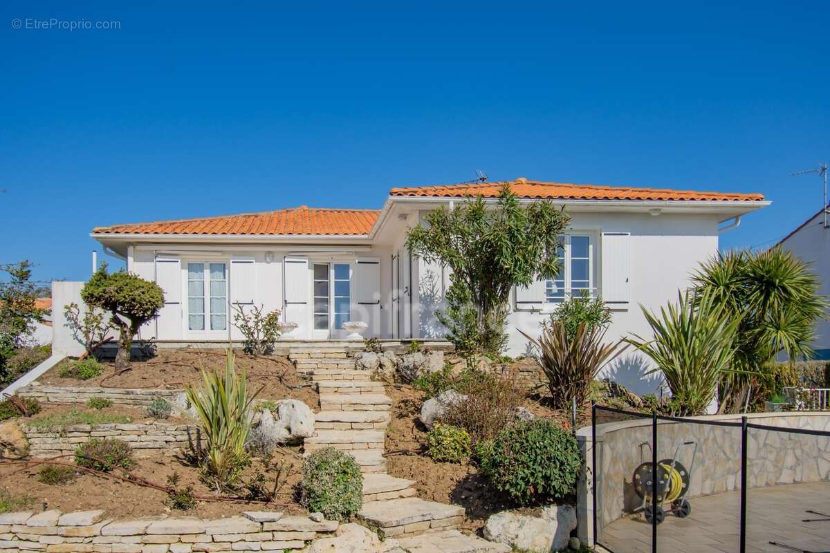 Vaux-sur-mer – maison 160 m² avec piscine, à proximité de pontaillac - photo 15