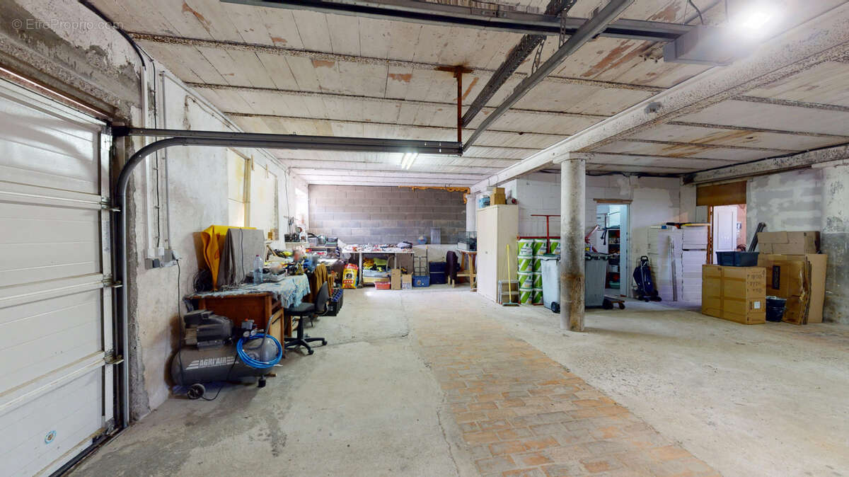 Maison T9 de 291 m2 avec piscine, garage et grand terrain - photo 20