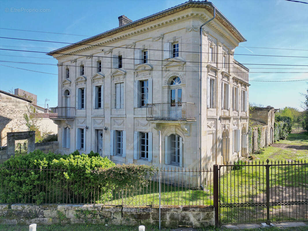 Maison à SAINT-EMILION