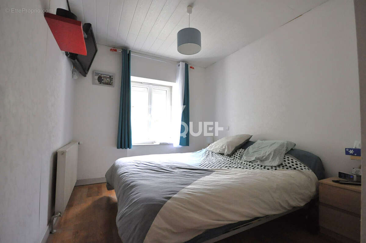 Maison à Sainte Catherine de 200 m2 sur une parcelle de 511 m². - photo 5