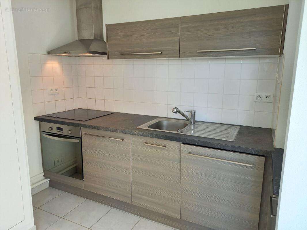 Appartement à MISEREY-SALINES