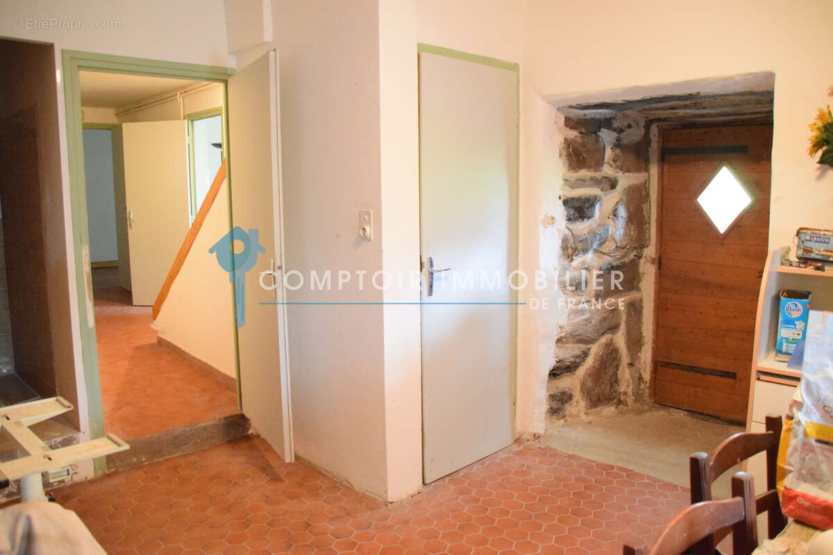 Dépt. 43 - A VENDRE à FREYCENET-LA-CUCHE - Ferme Rénovée de 175 m2 - Parcelles de 990 m2. - photo 17