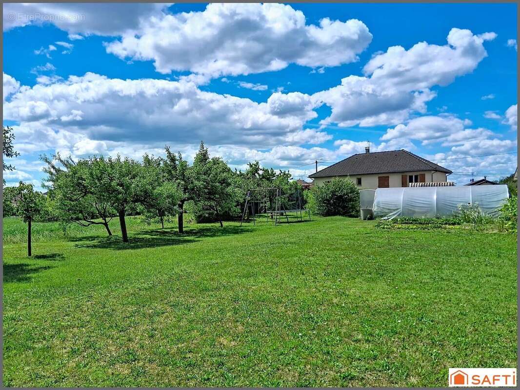 Maison 100 m² à Saint-Victor-De-Morestel  - photo 3