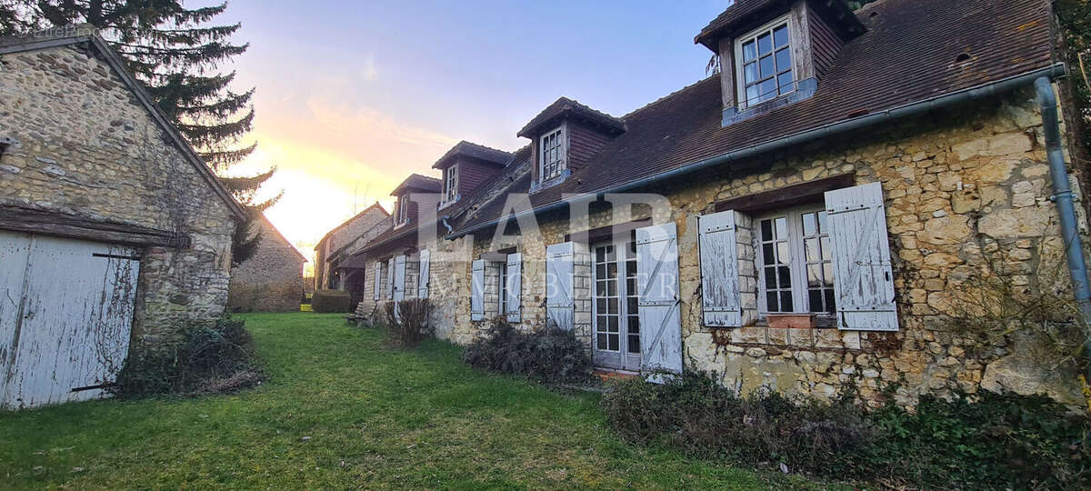 Maison en pierre de 6 piéces - Ref.M14774 - photo 2