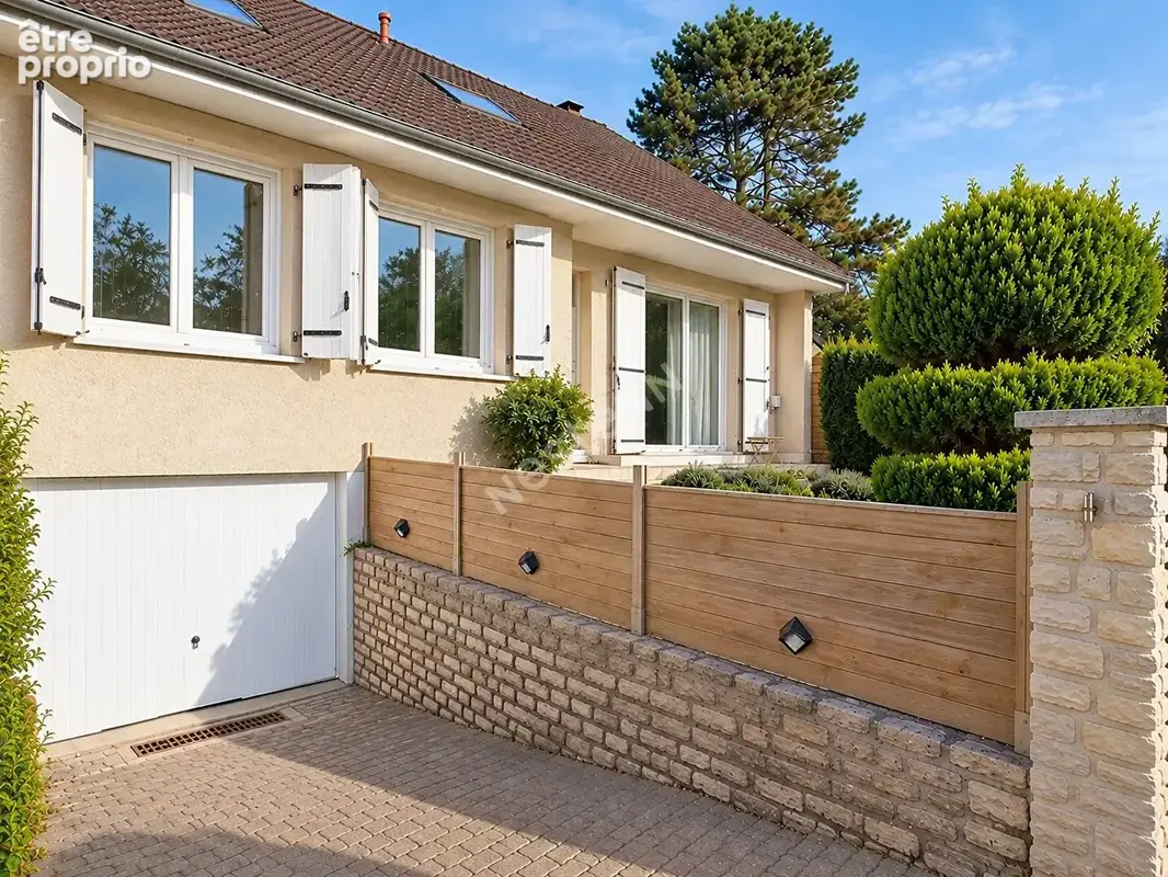 Photo Maison à Saint-Martin-Du-Tertre au prix de 329 000€