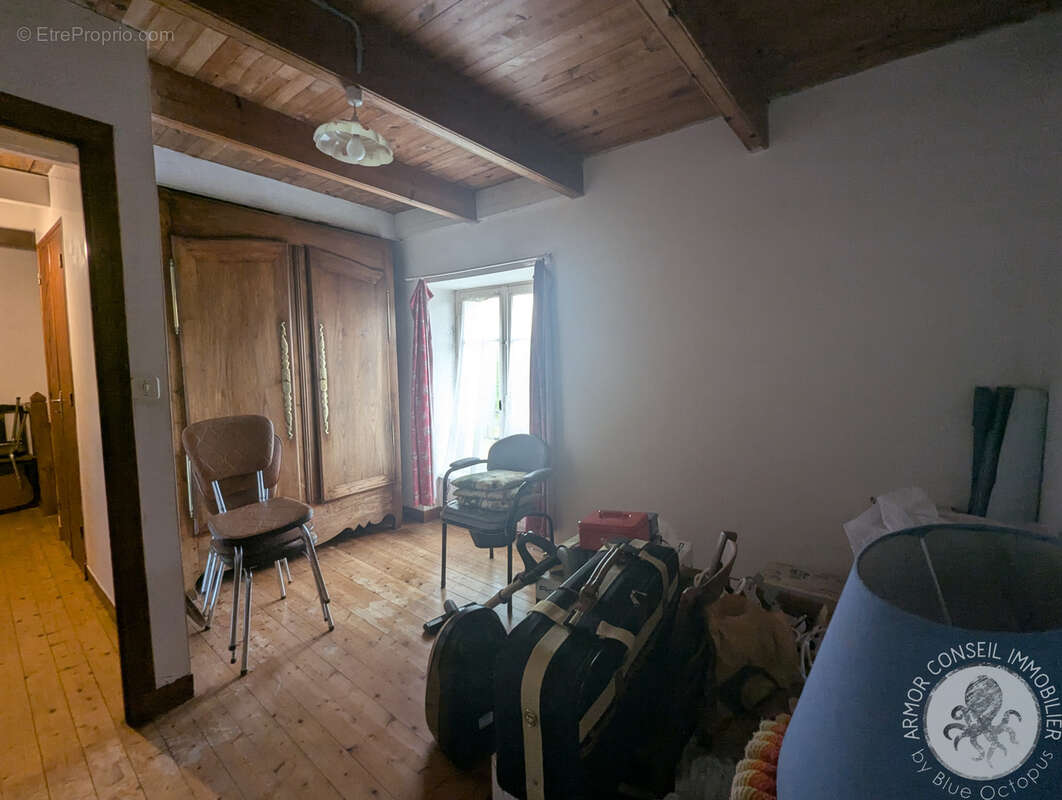 Maison à LANGUENAN