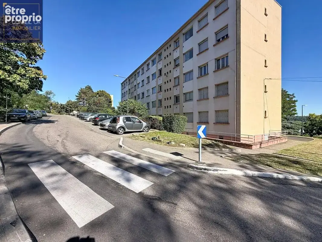 T3 - 75 m² - 2 chambres - balcon - cave et parking collectif - Irigny - photo 9