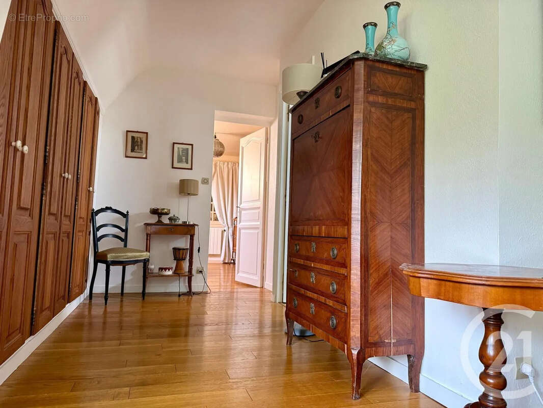 Maison 195 m² à Gilles  - photo 15
