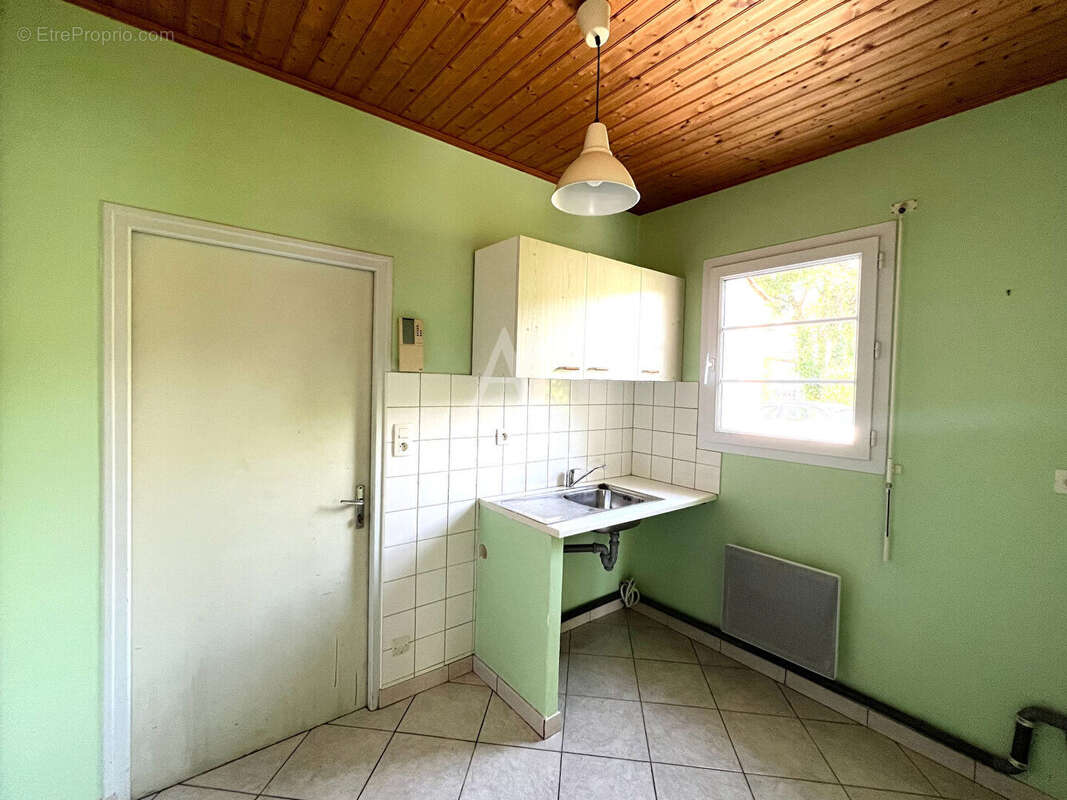 Maison familiale au coeur du bourg de Grosbreuil - photo 6