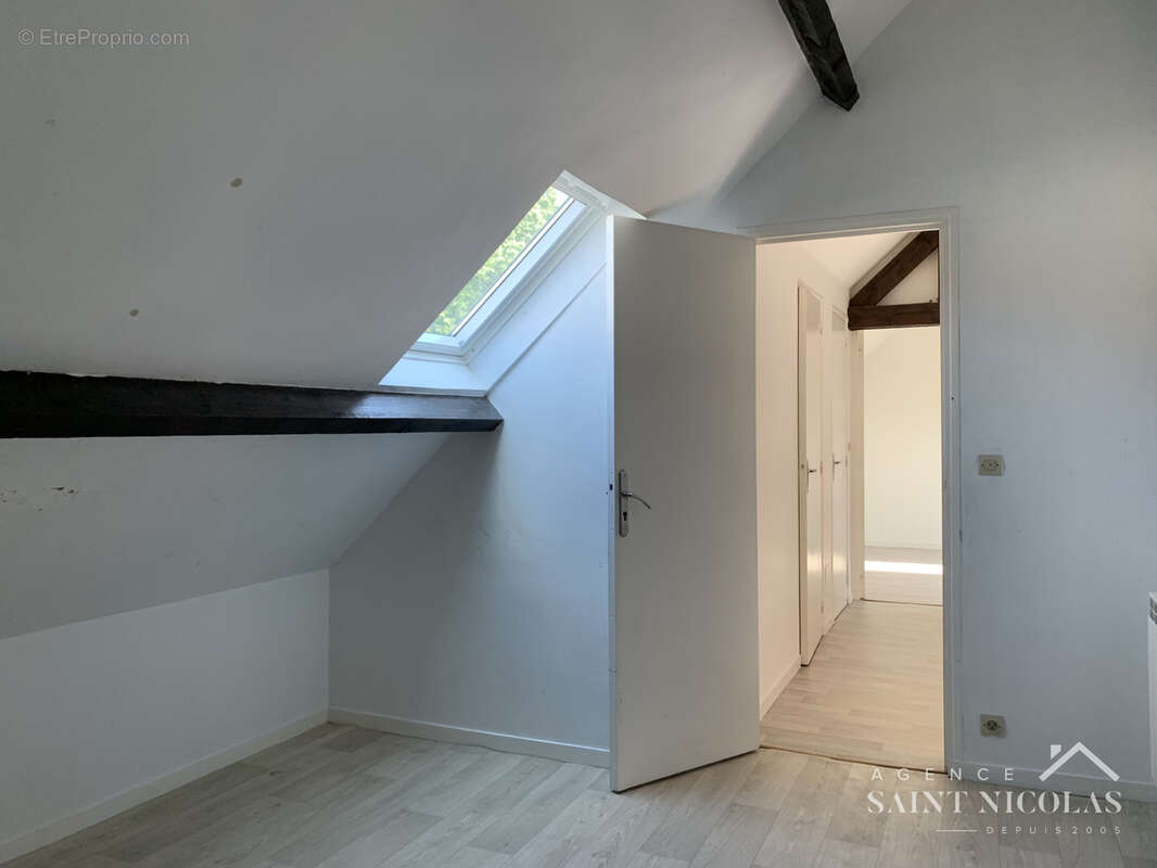 Meulan centre, appartement duplex T3 balcon 2 chambres dans copropriété de standing - photo 10