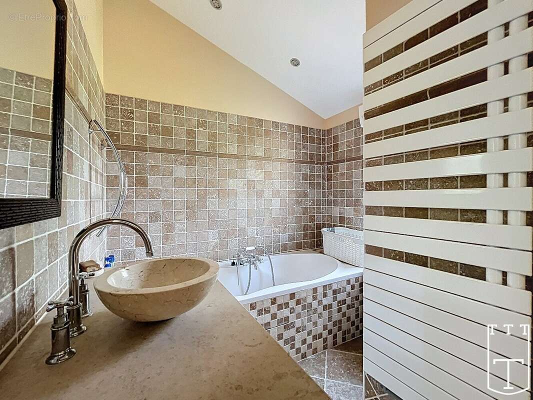 Élégante villa en pierre - photo 6