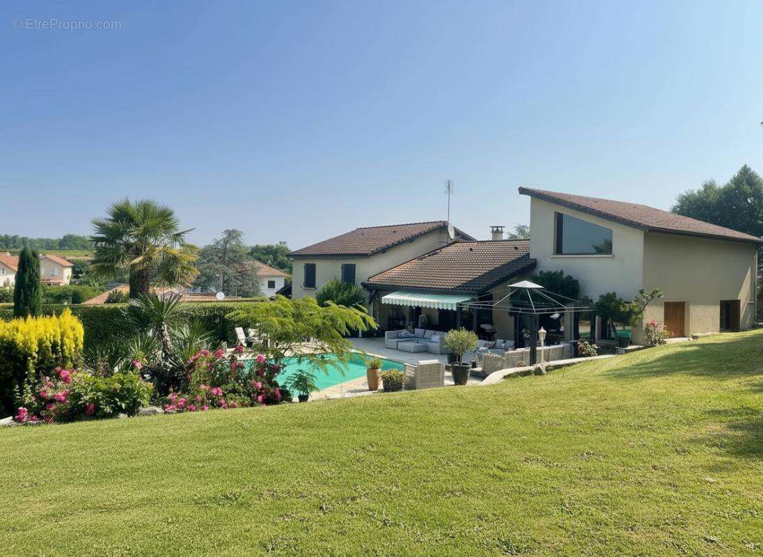 Maison à SATHONAY-VILLAGE