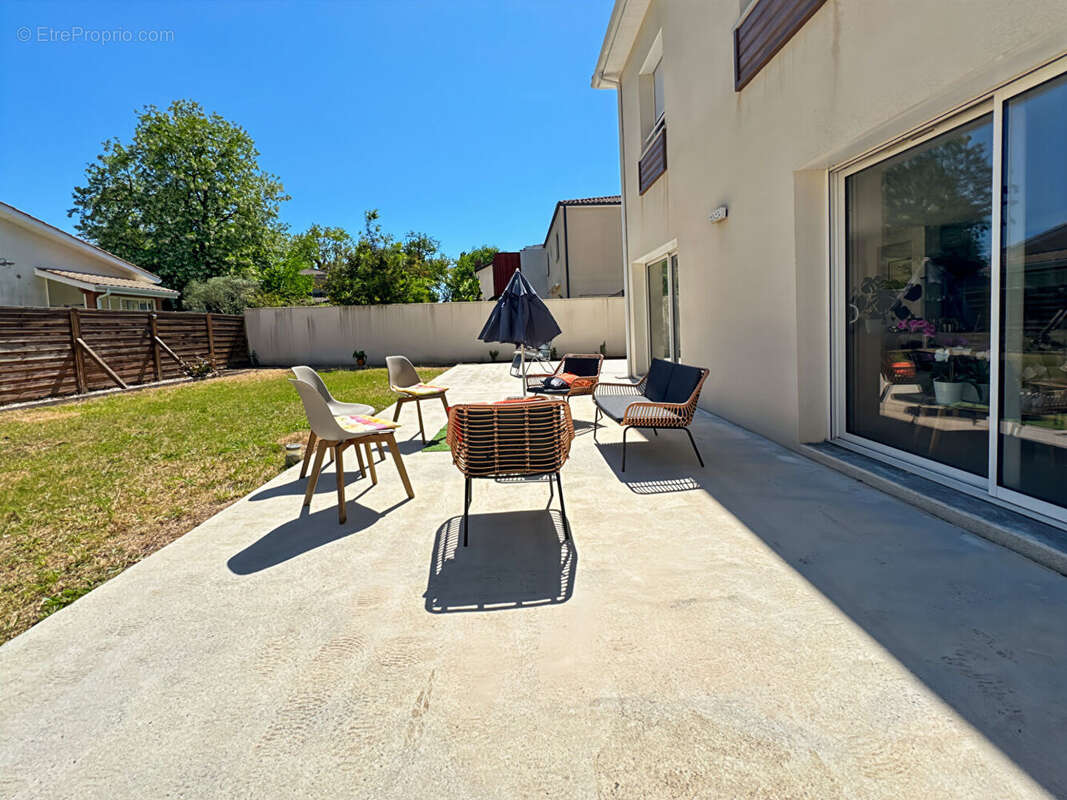 Maison à VILLENAVE-D&#039;ORNON