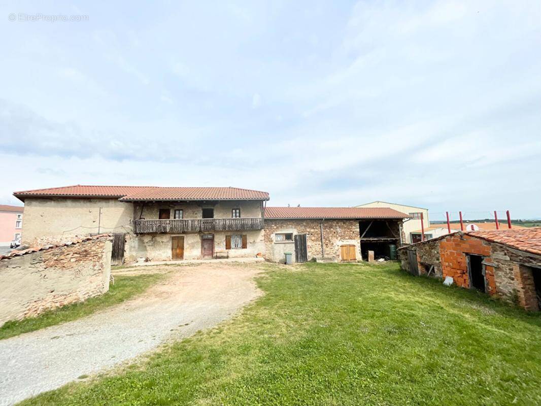 Maison à SAINT-PAUL-DE-VEZELIN