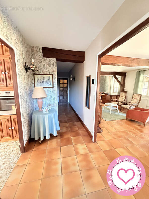 Maison à LES BORDES