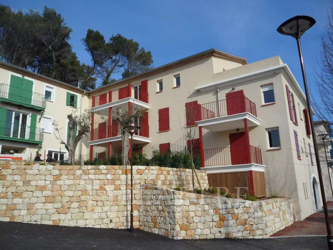 Appartement à LE ROURET