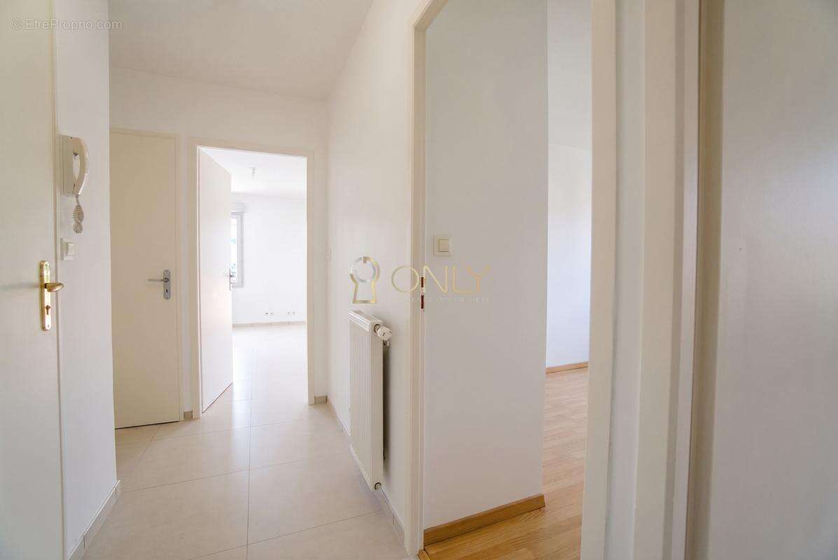 Appartement à ANSE
