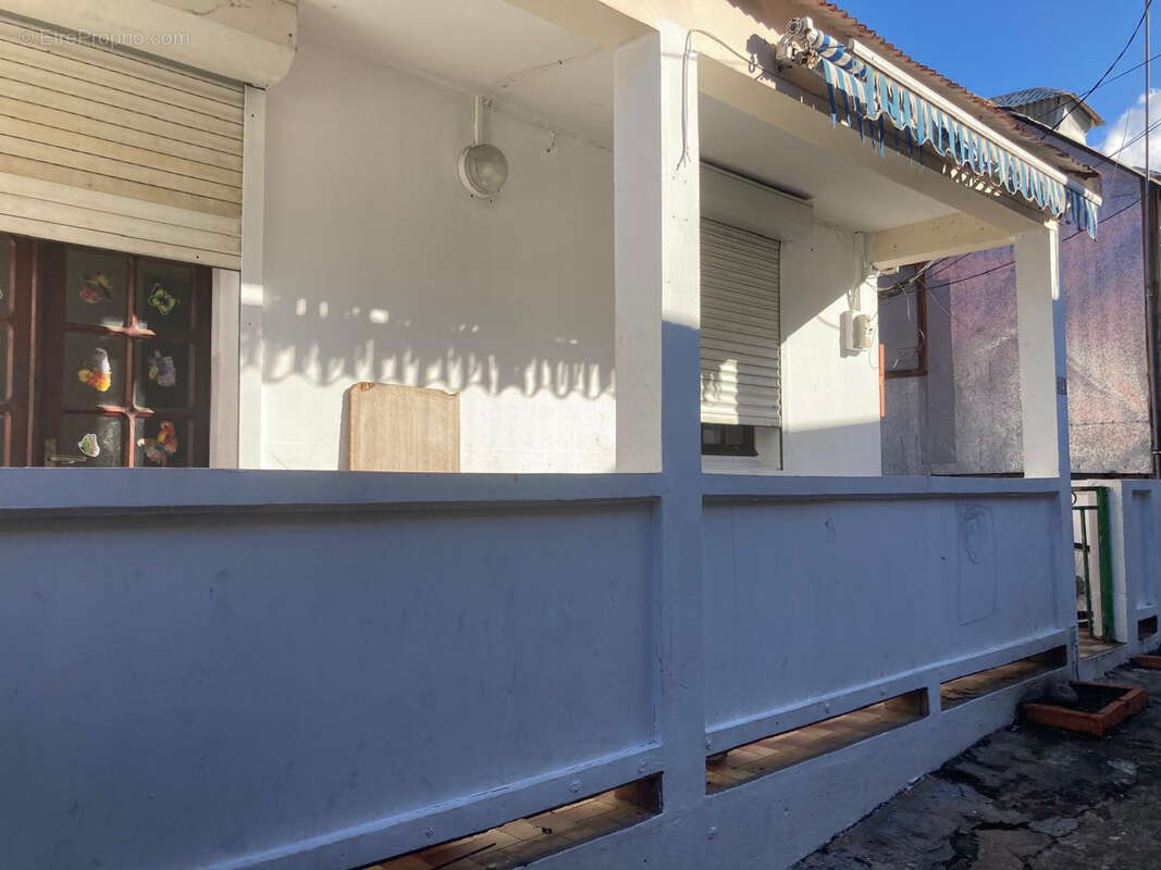 Maison à BASSE-TERRE