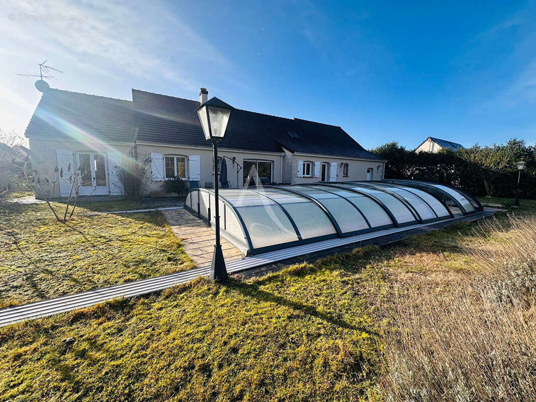 Maison à LES MONTILS
