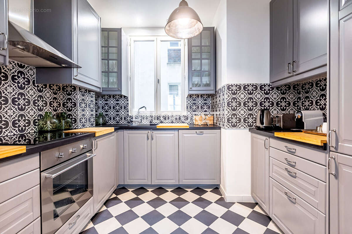Appartement à PARIS-3E
