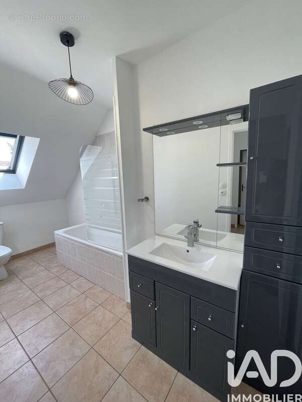 Maison 97 m² à Fontaine-La-Gaillarde  - photo 4