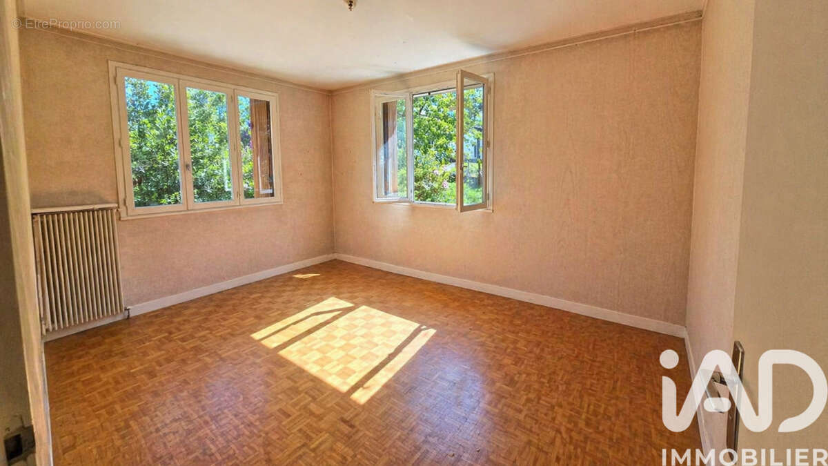 Maison 254 m² à Egly  - photo 7
