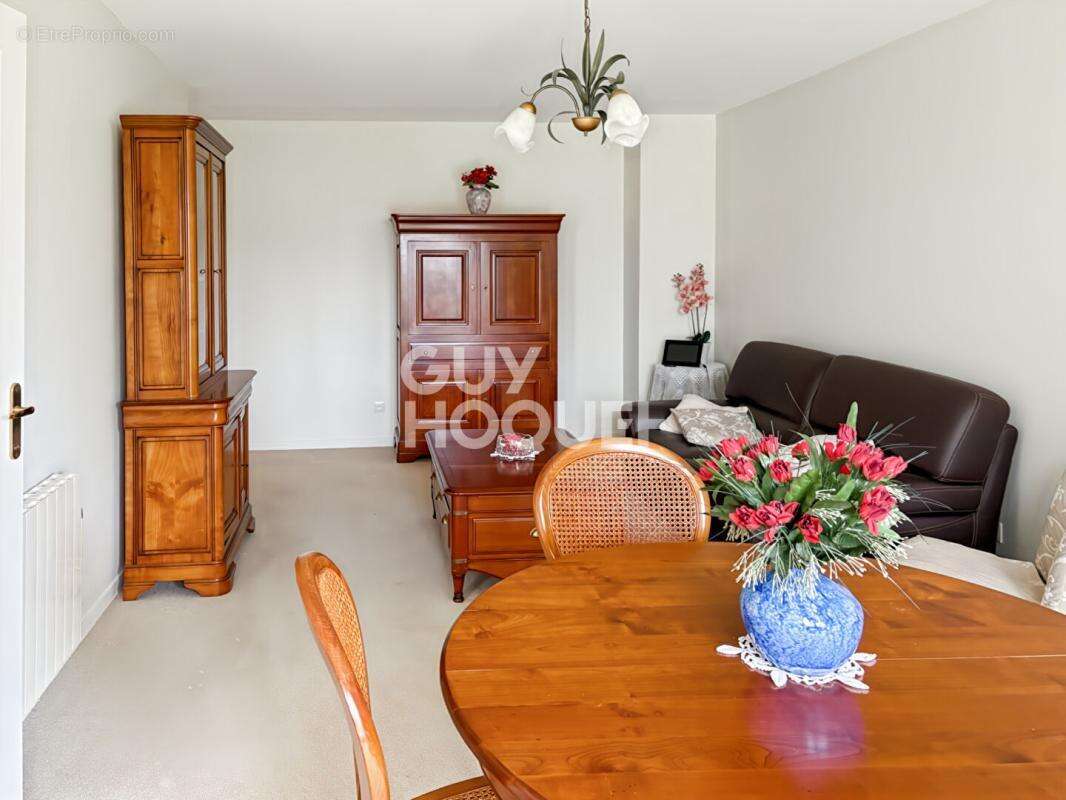 Appartement Lacroix St Ouen 3 pièce(s) 72 m2 - photo 2