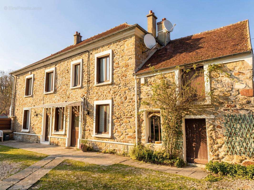 Maison à TOURNAN-EN-BRIE