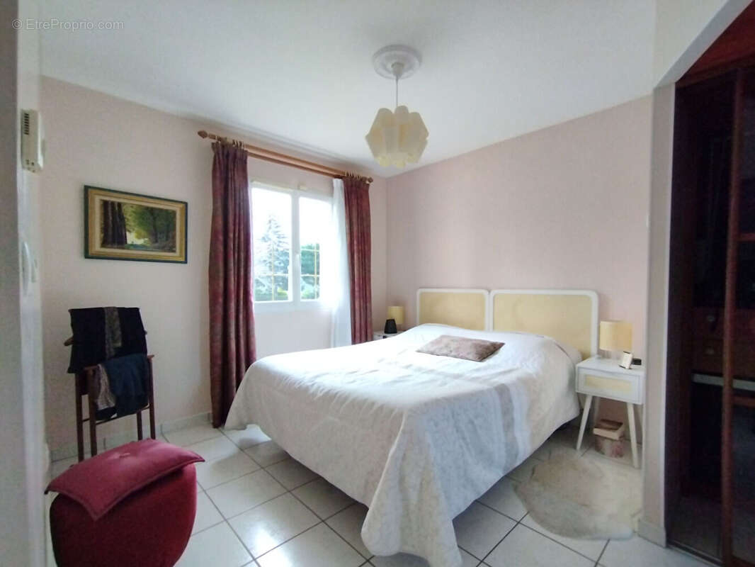 Maison à SAINT-SEBASTIEN-DE-MORSENT