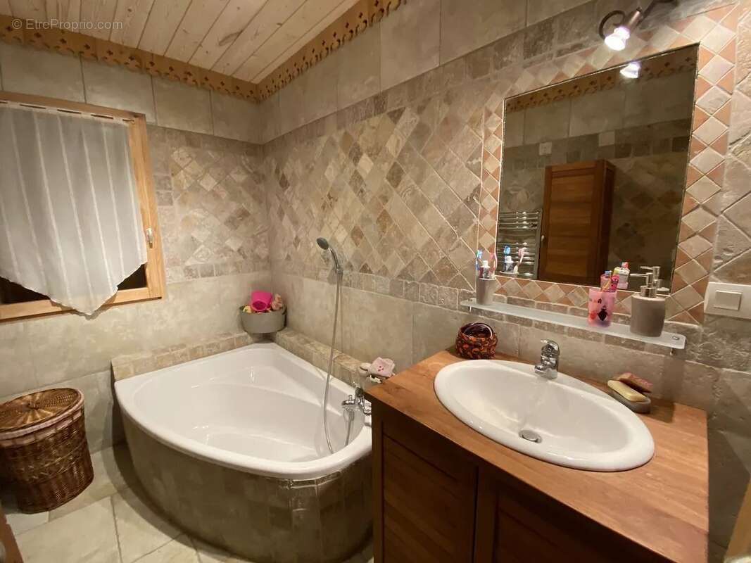 Appartement à SAINT-CHAFFREY