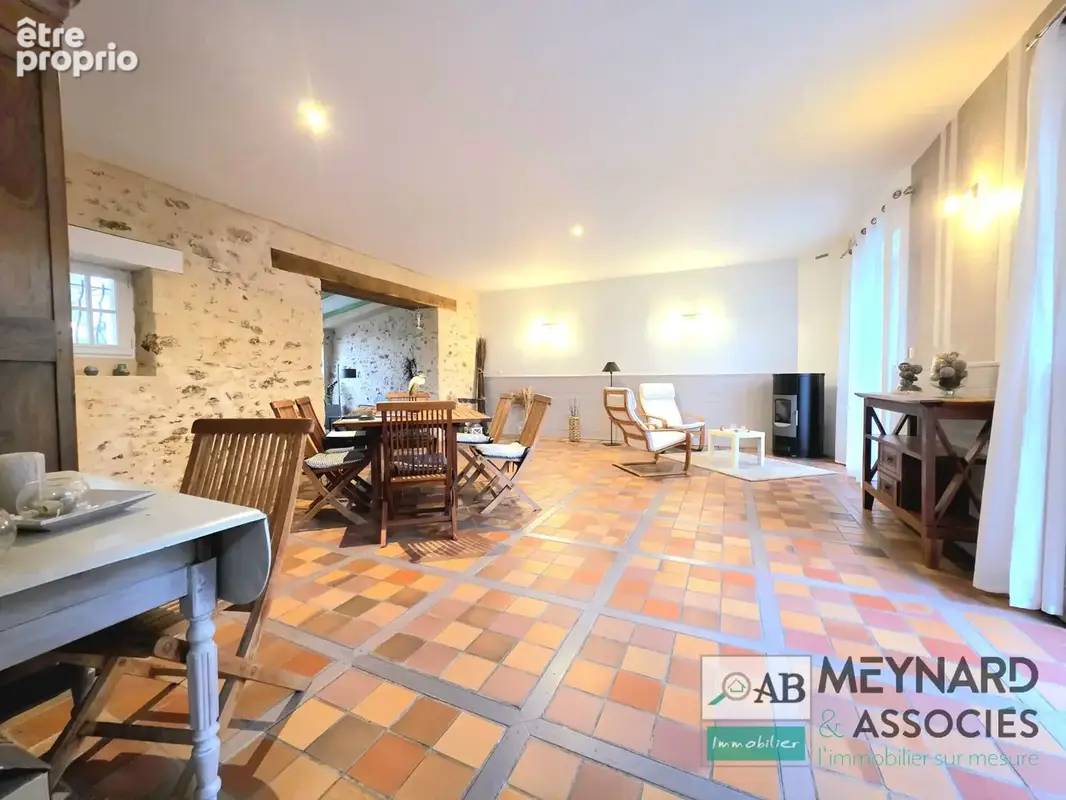 Maison briarde à vendre à Saint-Augustin   224 m2 habitables   4 chambres   Terrain de 1 900 m2 - photo 3