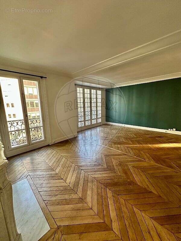 Appartement à PARIS-10E