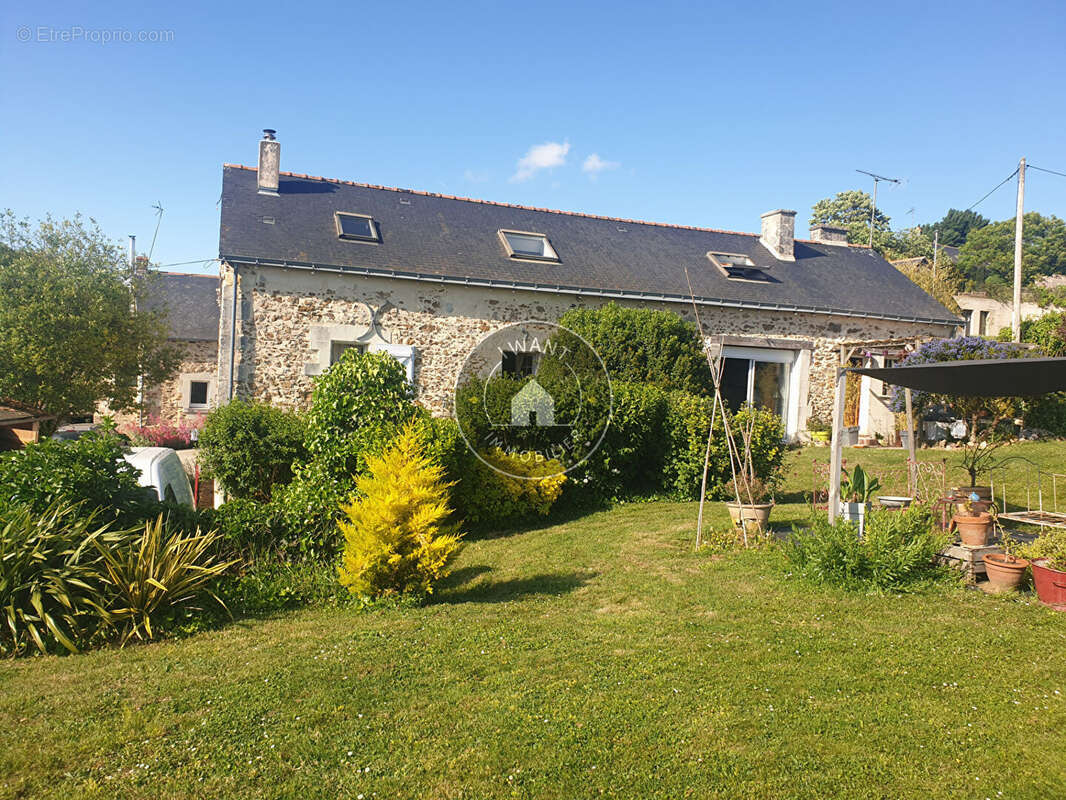 Maison à SAINT-REMY-LA-VARENNE