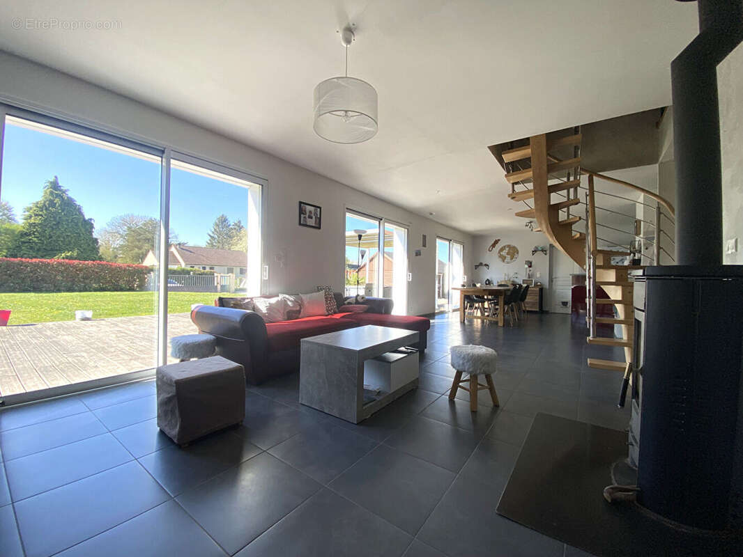 Maison 7 pièce(s) 167.51 m2 - photo 2