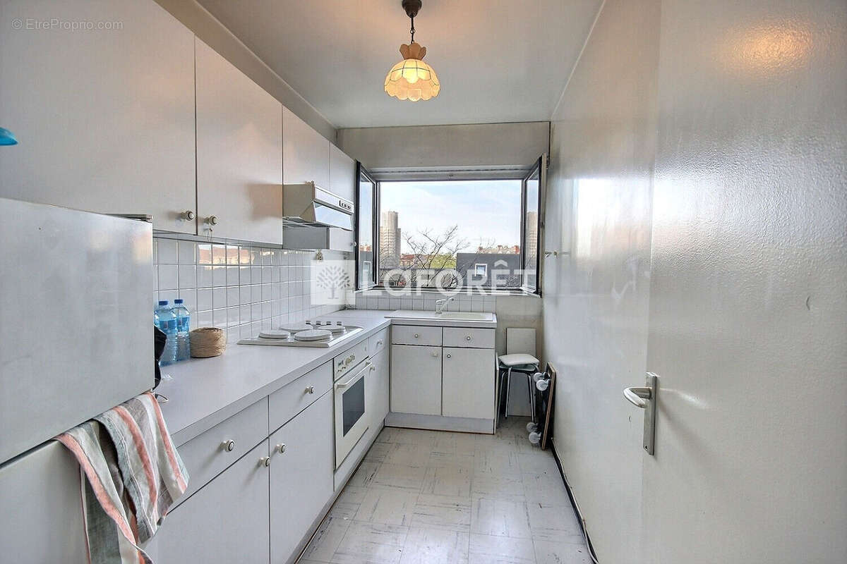 Appartement à COURBEVOIE