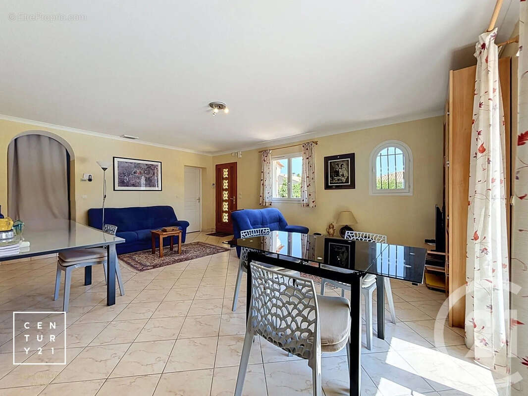 Maison 81 m² à Claira  - photo 12